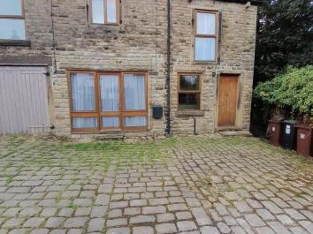 House for rent in Whitfield, Charlesworth