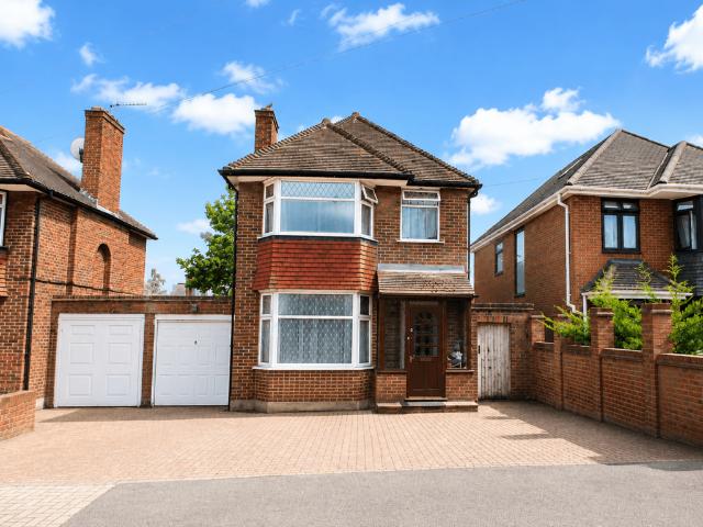 House for rent in Kingsbury, Greater London
