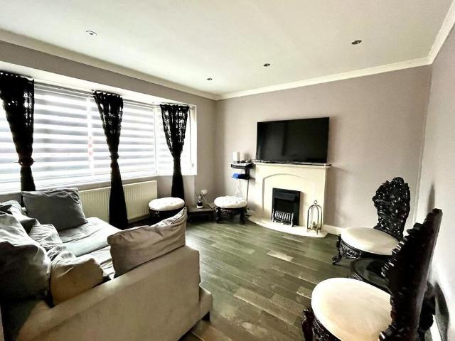 House for rent in Royal Borough of Kingston upon Thames, Greater London