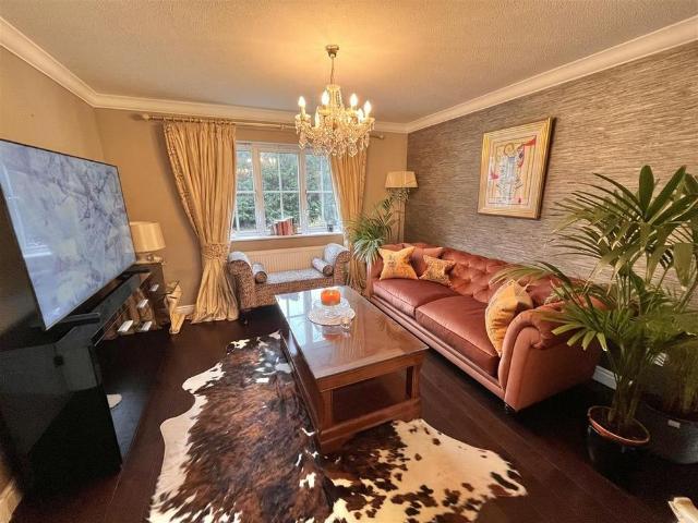 House for rent in Colshaw Farm, Wilmslow