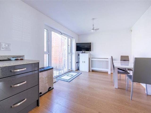 House for rent in Allington, Midway