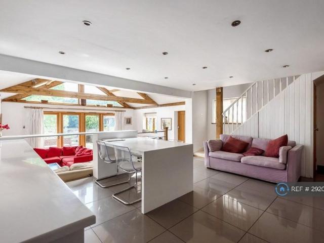 House for rent in Fole, Surrey