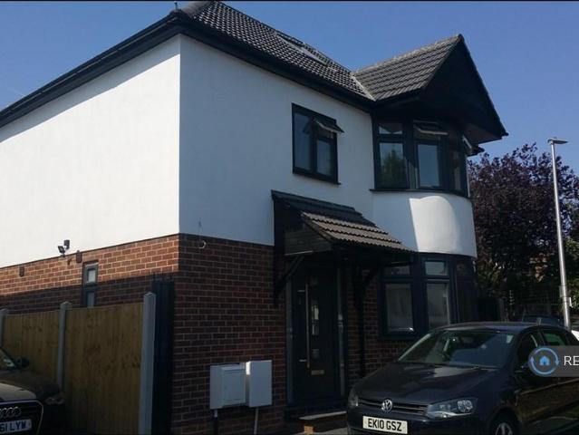 House for rent in Woodford, Greater London