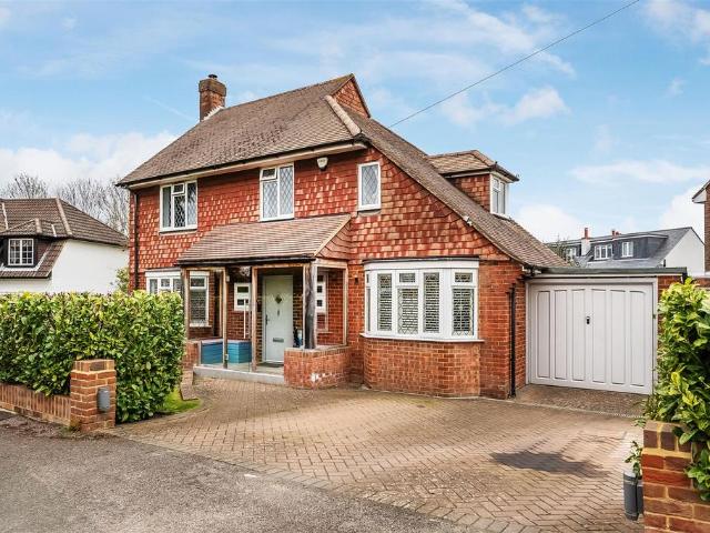 House for rent in Pachesham Park, Surrey