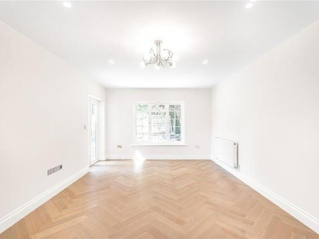 House for rent in Cockfosters, Greater London