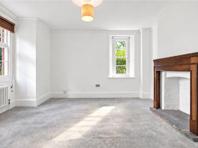 House for rent in London Borough of Hammersmith and Fulham, Greater London