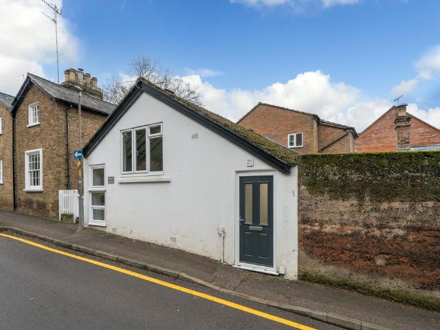 House for rent in Ashlyns Estate, Pouchen End