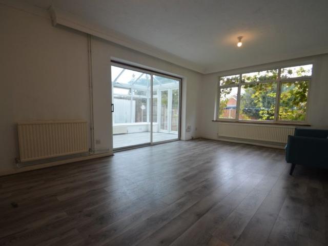 House for rent in Row Town, Surrey
