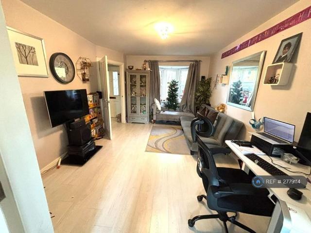 House for rent in Garston, Calderstones