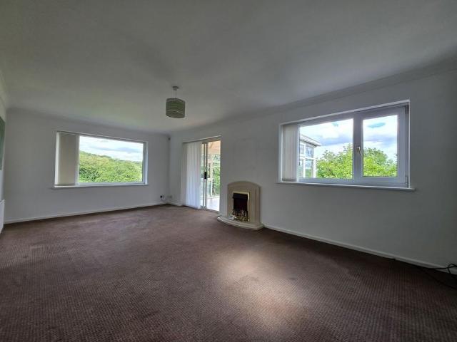 House for rent in Birkenshaw Bottom, Birkenshaw