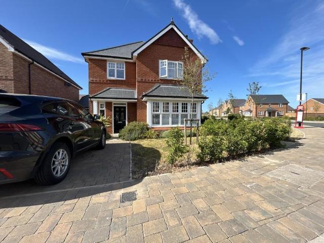 House for rent in Highcroft, Berrick Salome