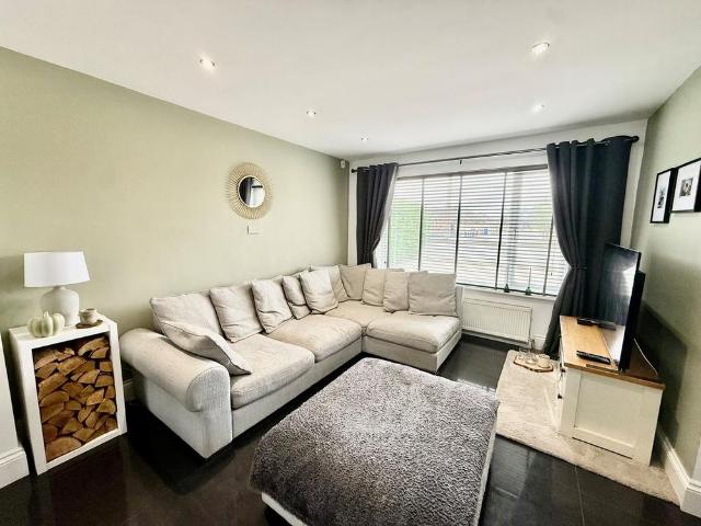 House for rent in Caldermill, East Midlands