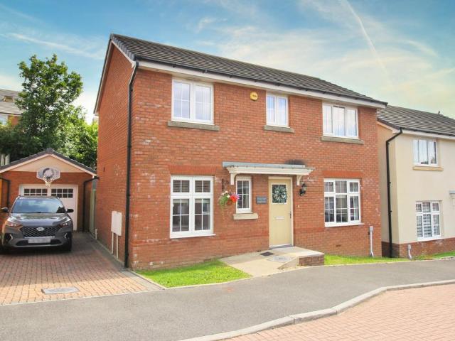 House for rent in Tonyrefail, Coedely