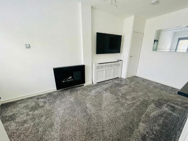 House for rent in Llantwit Fardre, Efail Isaf