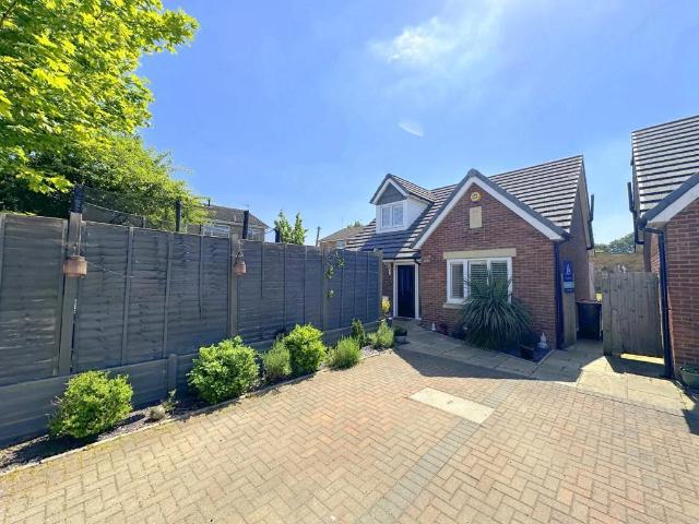 House for rent in Stipers Hill, Dunstable