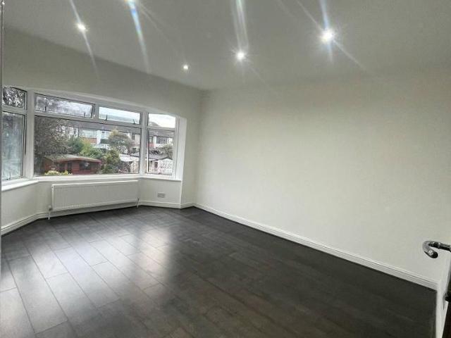 House for rent in Seven Kings, Greater London