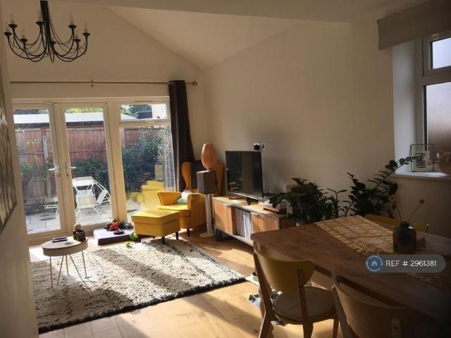 House for rent in Denham