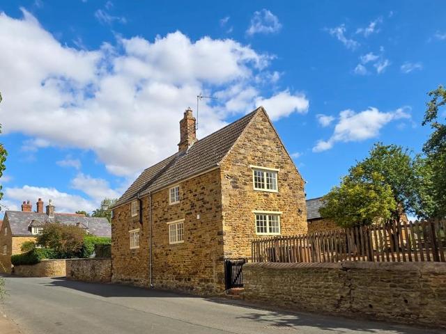 House for rent in Ecton
