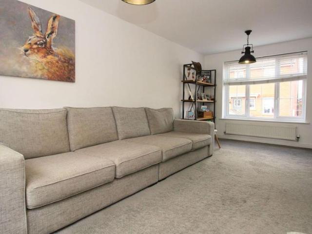 House for rent in Tonyrefail, Coedely