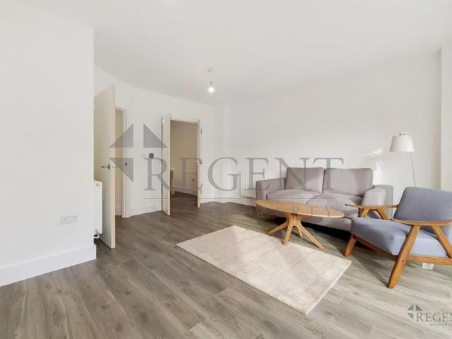 House for rent in Tattenham Corner, Red Hill
