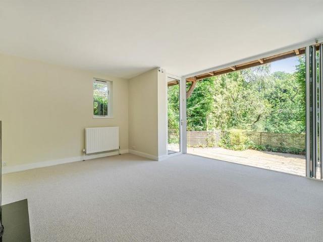 House for rent in Linchmere, Littlecote