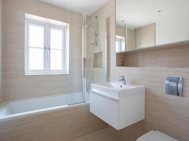 House for rent in Caterham on the Hill, Hillview