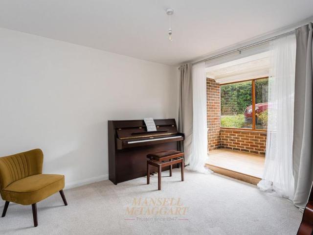 House for rent in West Hoathly, Perryfields