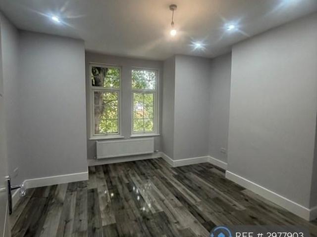 House for rent in Ponders End, Greater London