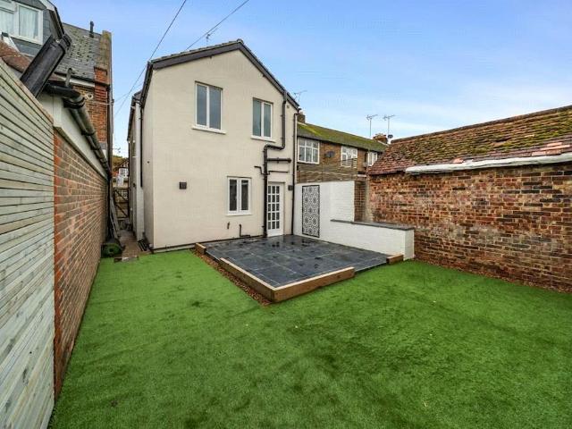 House for rent in World's End, Perryfields
