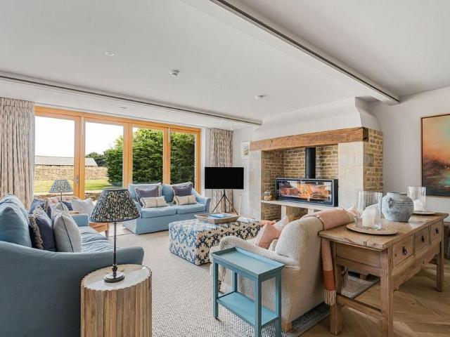 House for rent in Fossebridge, Gloucestershire