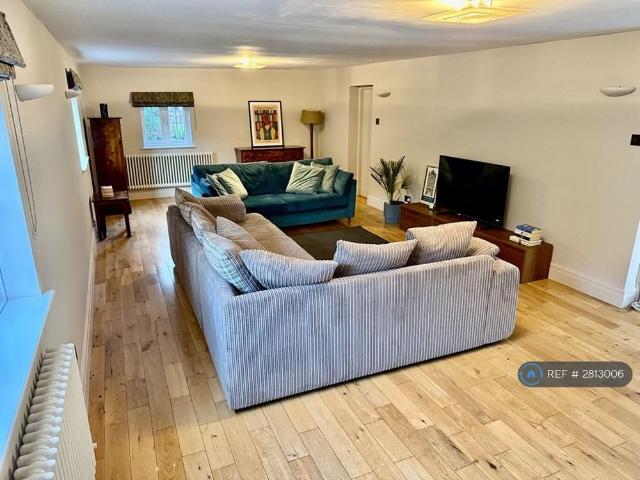 House for rent in Roe Green, Salford