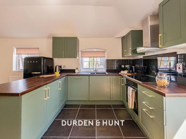 House for rent in London Borough of Redbridge, Greater London