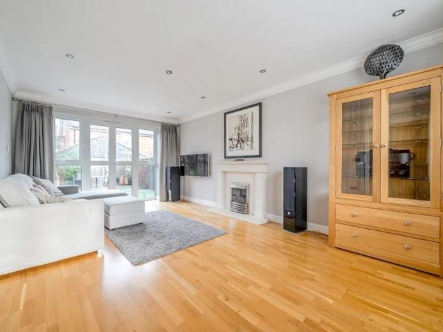 House for rent in Willey Green, Guildford
