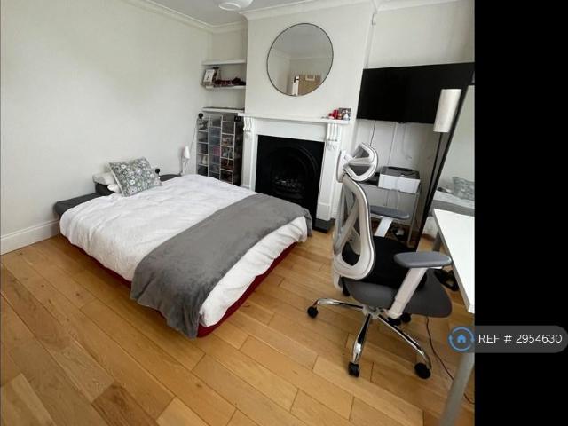 Room for rent in Newnham, Bedford