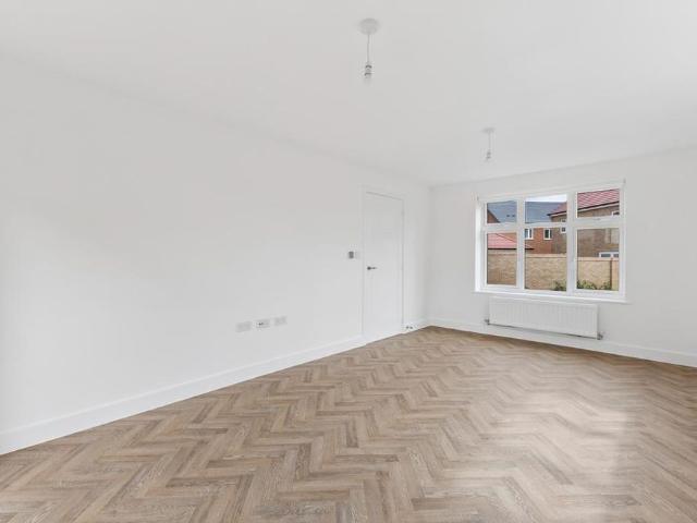 House for rent in Overstone