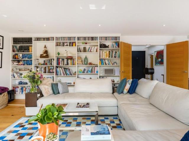 House for rent in Old Windsor
