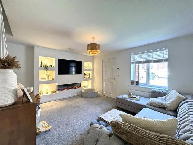 House for rent in Burnedge, Greater Manchester