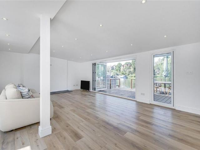 House for rent in Molesey, Elmbridge