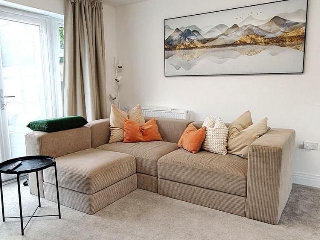 House for rent in Holloway Hill, Fole