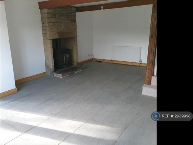 House for rent in Holme Valley, Hade Edge