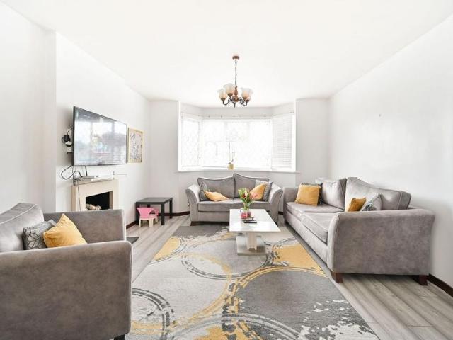 House for rent in Royal Borough of Kingston upon Thames, Greater London