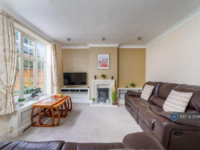 House for rent in Jackmans Estate, King's Walden
