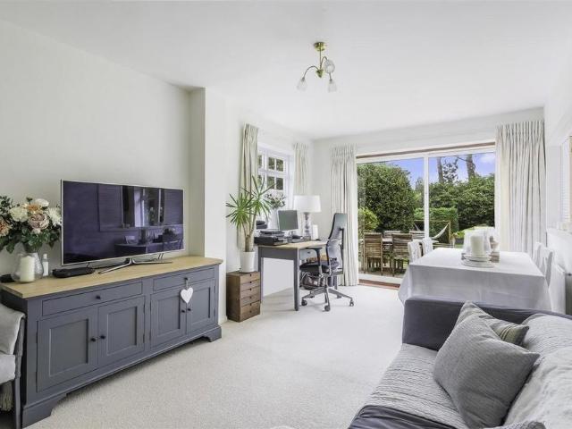House for rent in Tattenham Corner, Red Hill