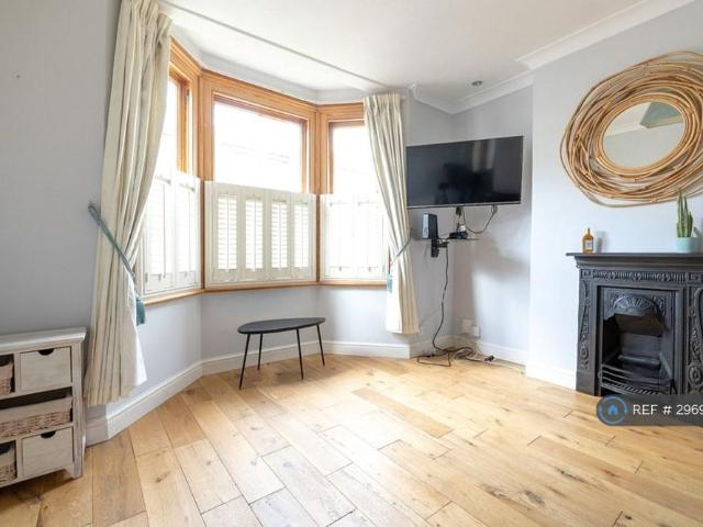 House for rent in London Borough of Richmond upon Thames, Greater London