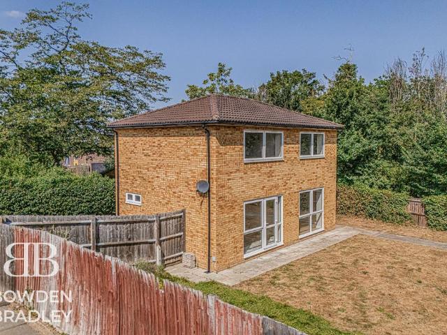 House for rent in Clayhall, Greater London