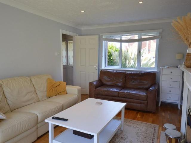 House for rent in Littlecote, West Sussex