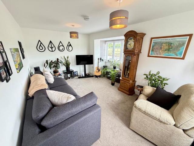 House for rent in Elmfield, Leicestershire