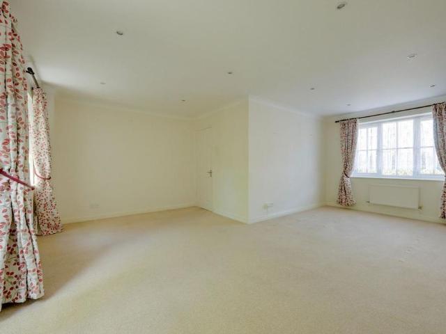 House for rent in Perryfields, West Sussex