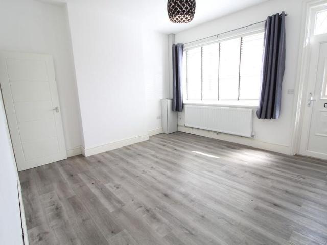 House for rent in Caldermill, East Midlands