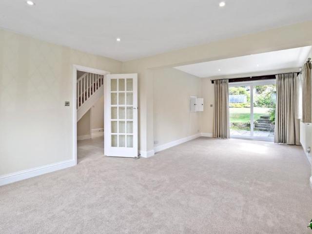 House for rent in Lower Green Esher, Blackhills